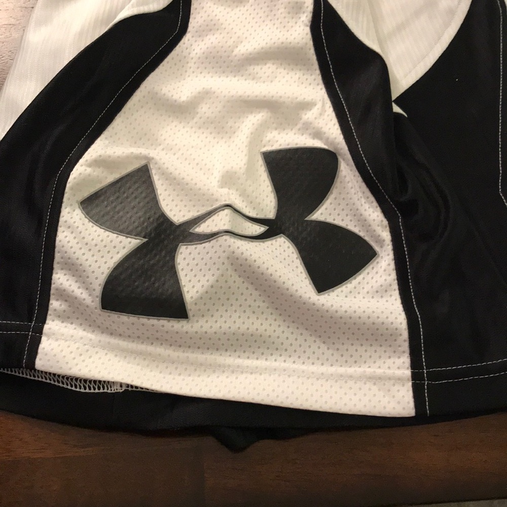 Under armor shorts - Picture 4 of 4